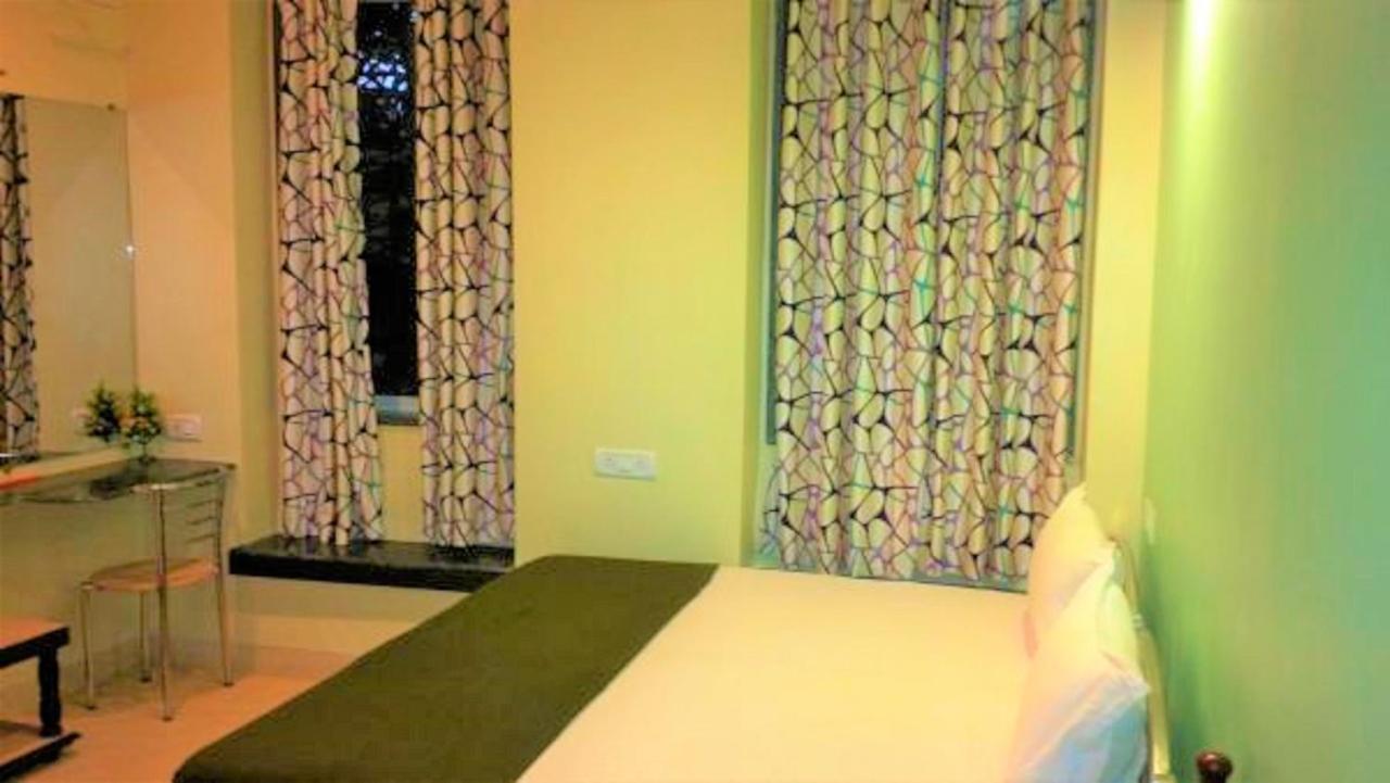 Hotel Blue Bird Colaba Mandve Exterior foto