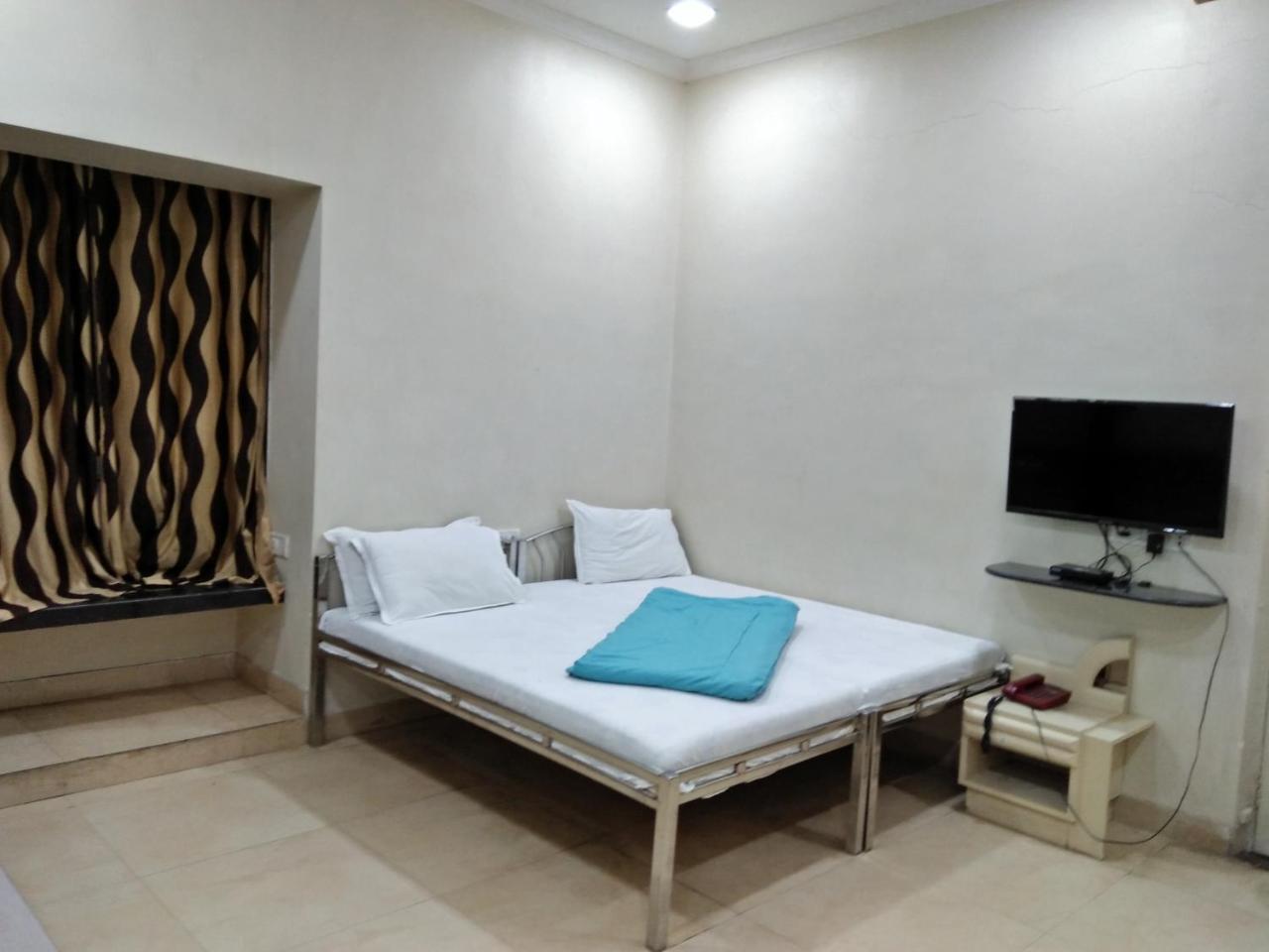 Hotel Blue Bird Colaba Mandve Exterior foto
